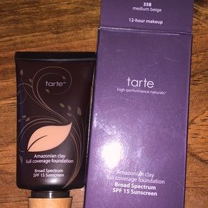 Tarte Amazonian Clay foundation - MEDIUM BEIGE